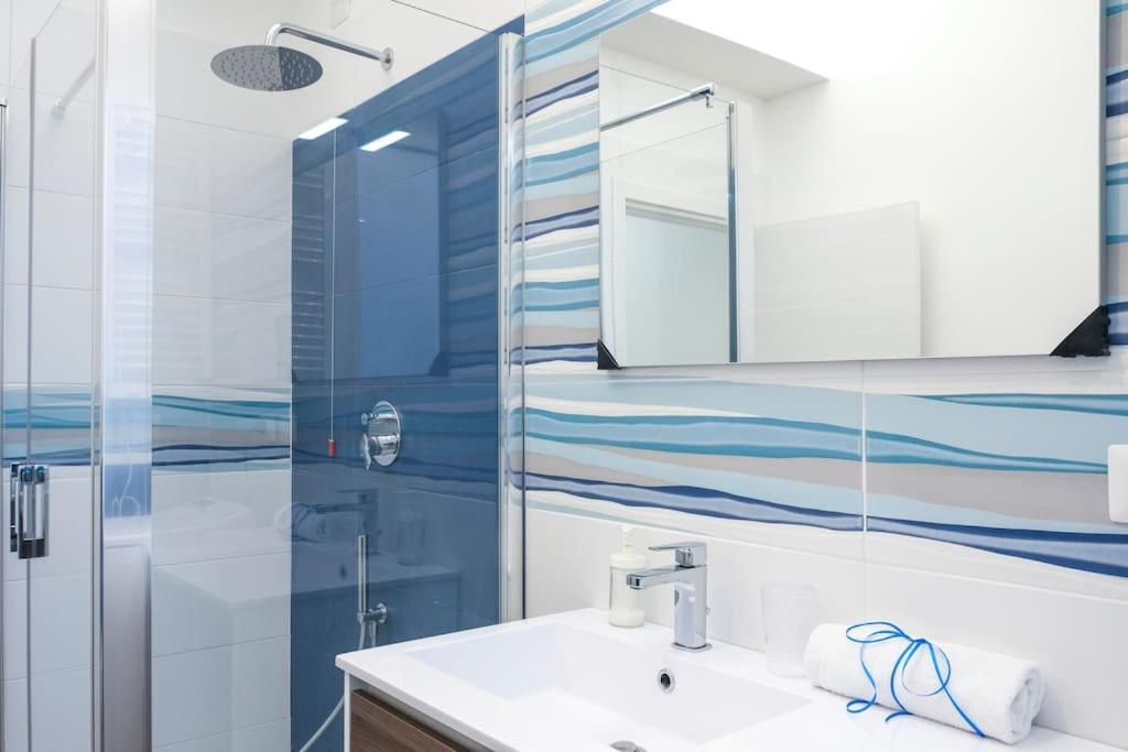 Nizza Apartment In Centro Salerno Kültér fotó